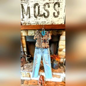 Distressed crop jeans